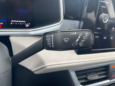 2025 Volkswagen Taos SE