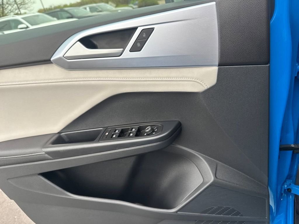2025 Volkswagen Taos SE