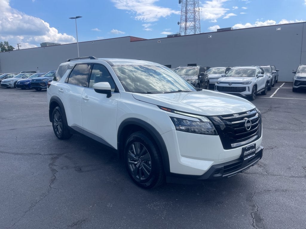 2024 Nissan Pathfinder SV