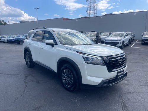 2024 Nissan Pathfinder SV