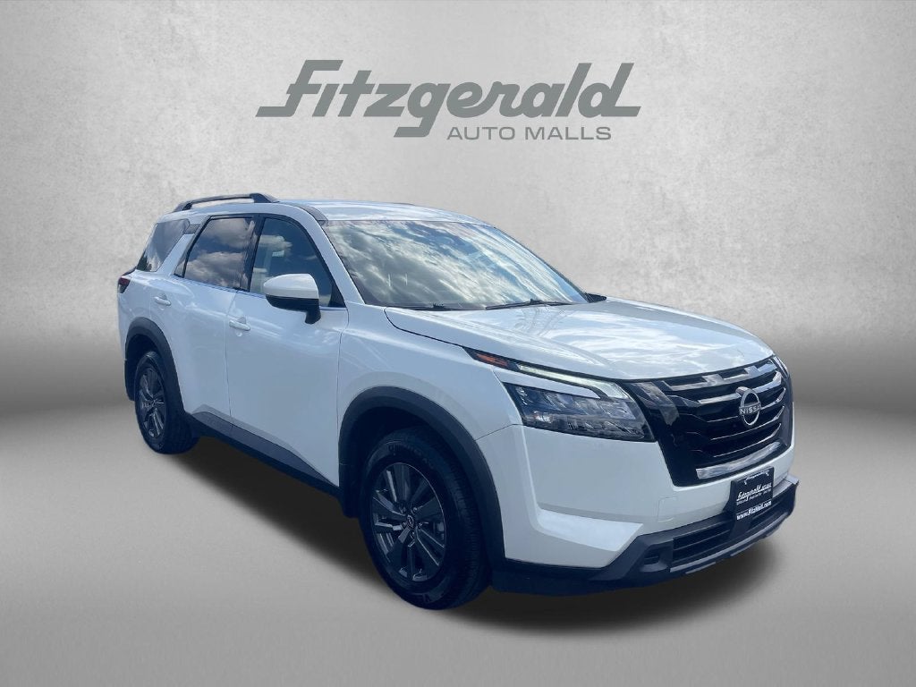 2024 Nissan Pathfinder SV