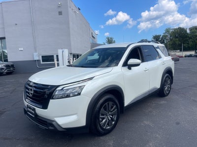 2024 Nissan Pathfinder SV