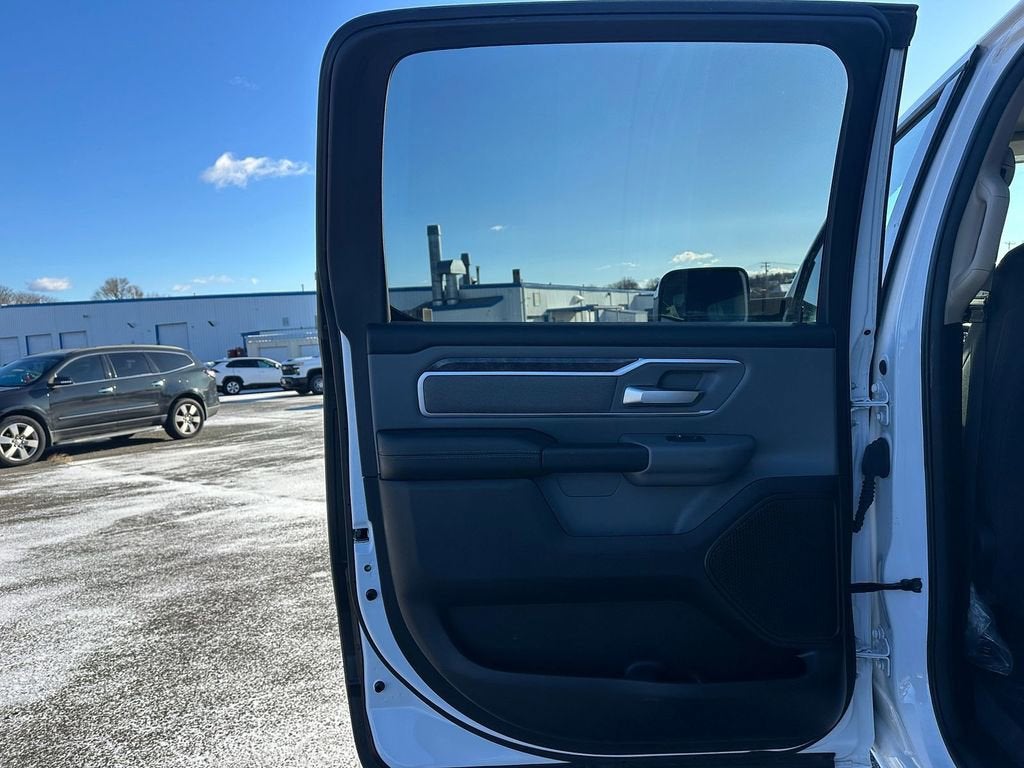 2020 RAM 1500 Big Horn Crew Cab 4x4 6'4" Box