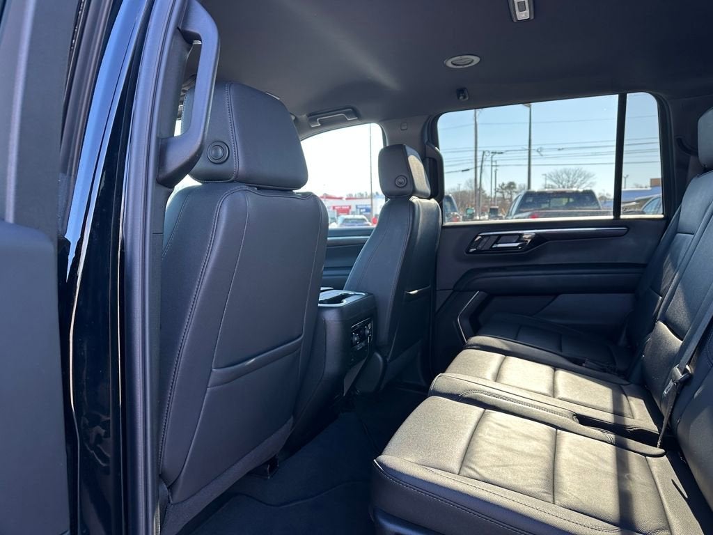 2025 Chevrolet Suburban LT