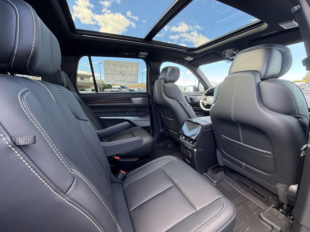 2027 Cadillac VISTIQ Luxury