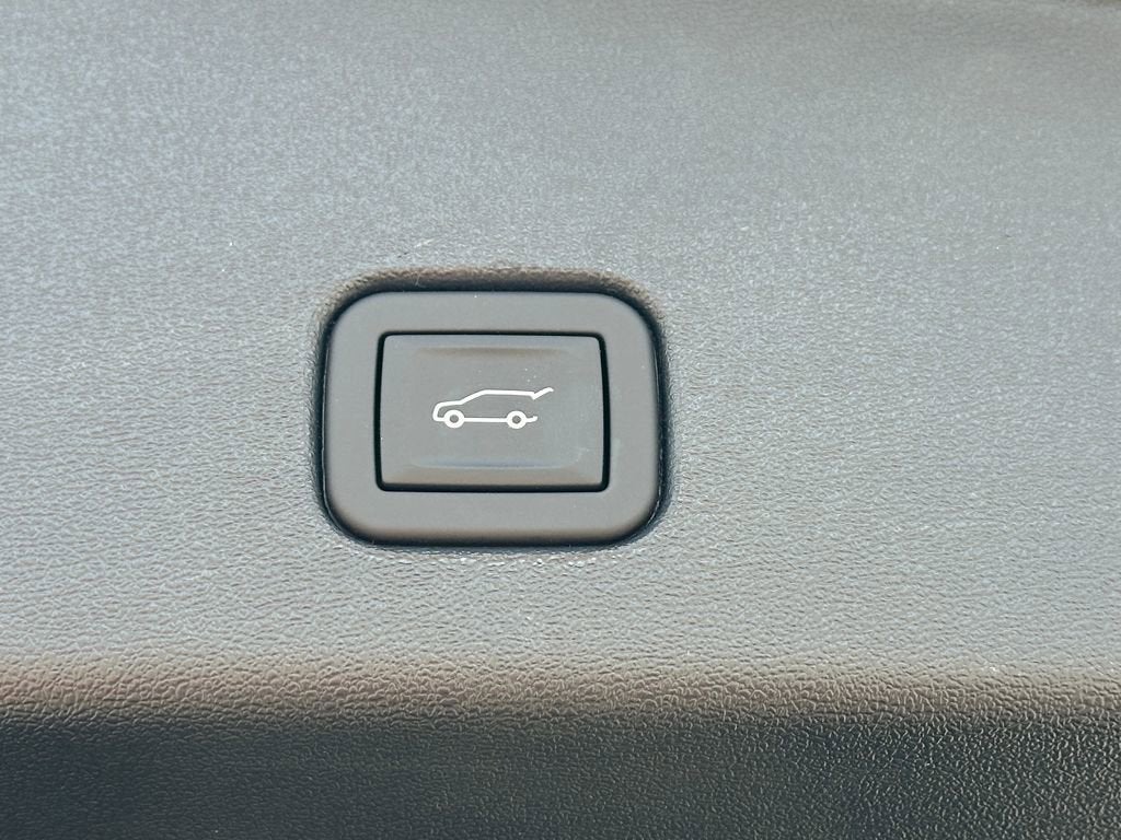 2026 Cadillac OPTIQ Premium Luxury