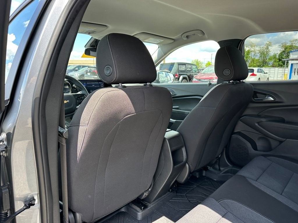 2025 Chevrolet Trax LS