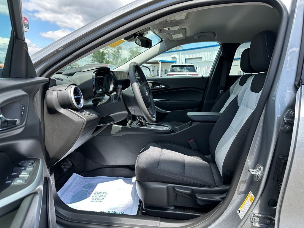 2025 Chevrolet Trax LS