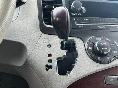 2014 Toyota Sienna XLE